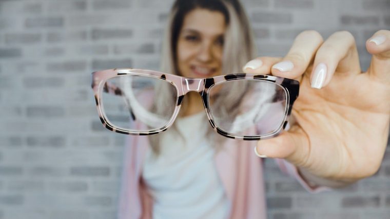 Wady wzroku, okulary i oczy po angielsku