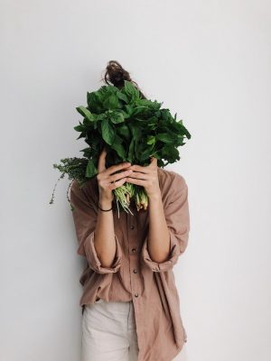 Dziewczyna z zieleniną - wegetarianizm po angielsku