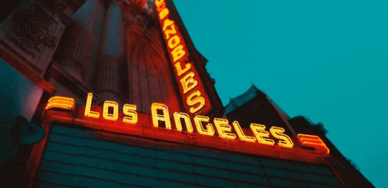 neon z napisem Los Angeles