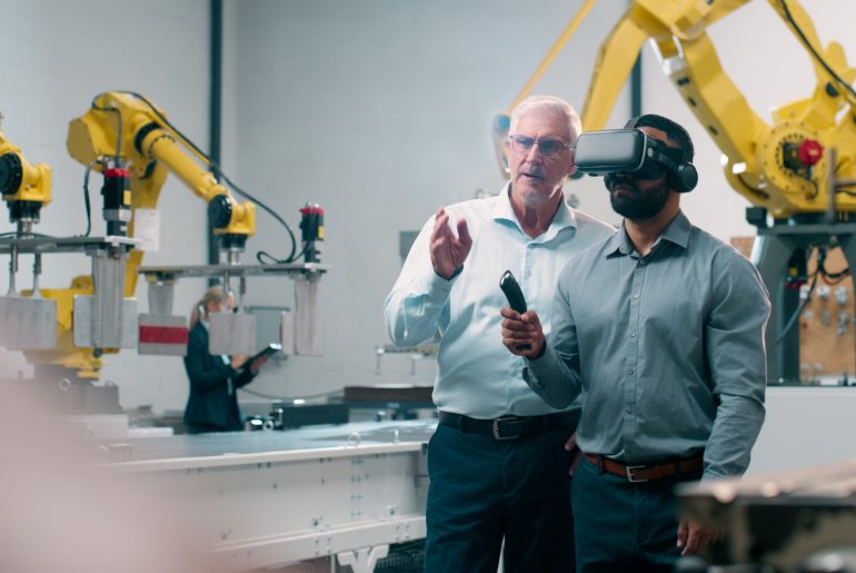 Mikronauczanie, grywalizacja, rozszerzona rzeczywistość. Tak firmy optymalizują koszty szkoleń pracowników w dobie AI Employee training with VR
